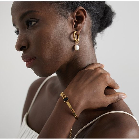 ^NEW 18K Gold Plated Fresh Pearl Drop Round Hoop Earrings - Picture 9 of 9